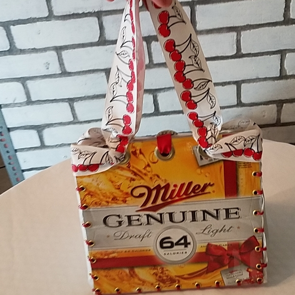 Purse - Picture 2 of 4